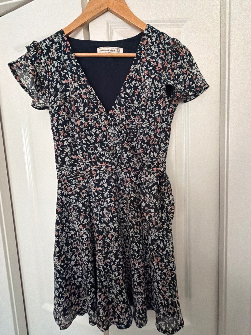 Abercrombie & Fitch floral dress - Picture 1 of 2
